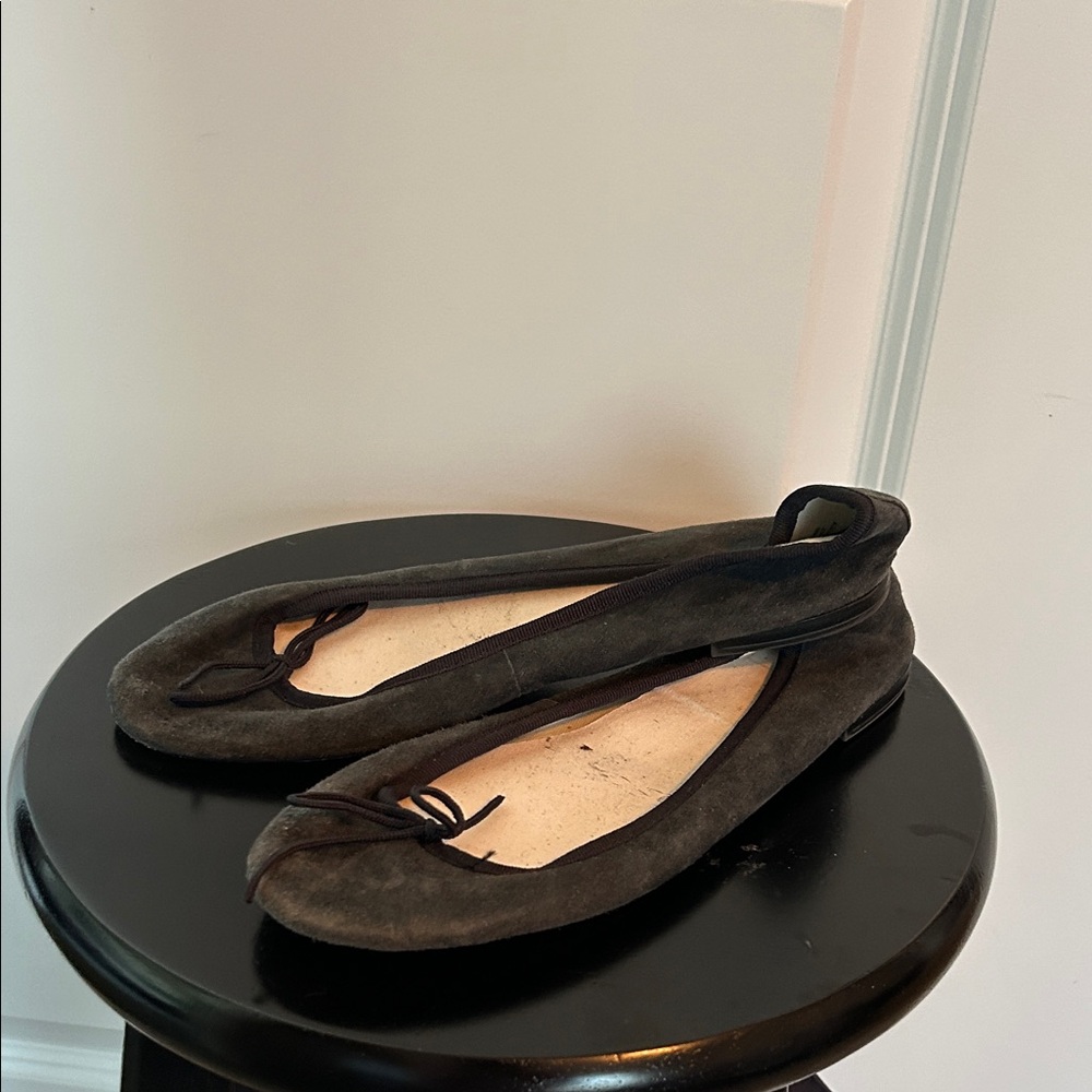 GAP dark charcoal gray  Suede Flats.  Size 7